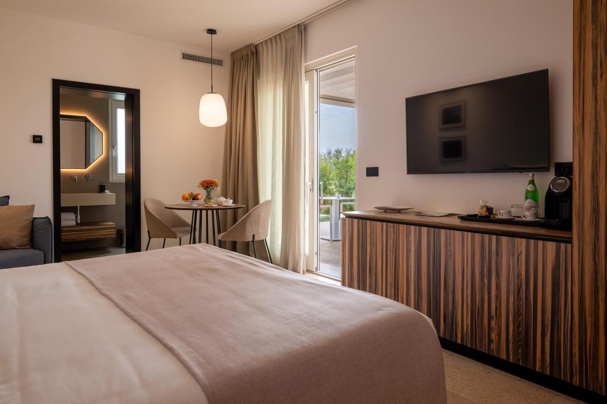לינה וארוחת בוקר צ'יסטרנינו Essenza Relais Contemporaneo מראה חיצוני תמונה